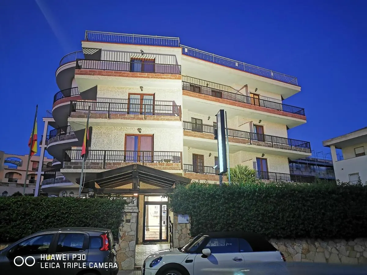 ***  Hotel Villa Piras Альгеро Италия