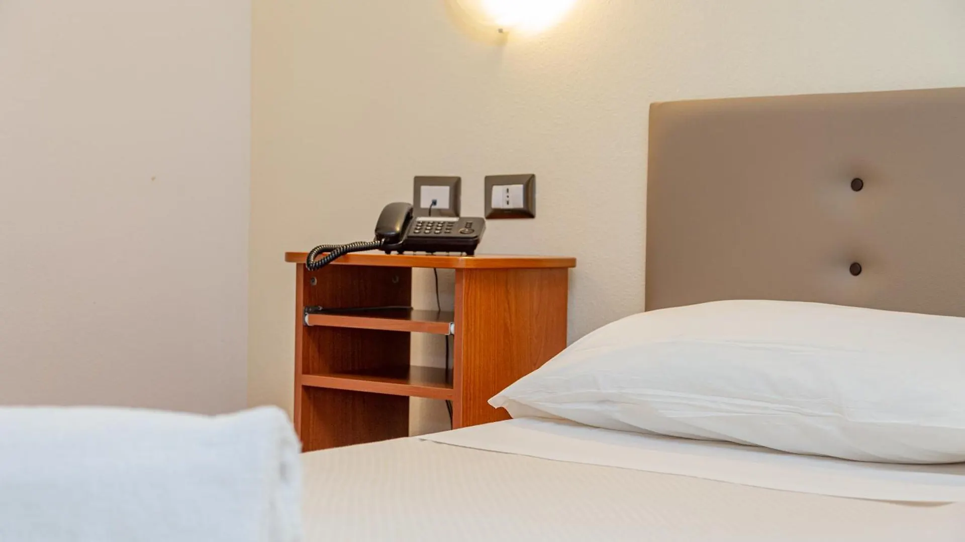 Hotel Villa Piras Альгеро